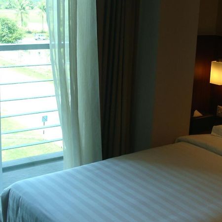 Roomz Hotel Seria Δωμάτιο φωτογραφία