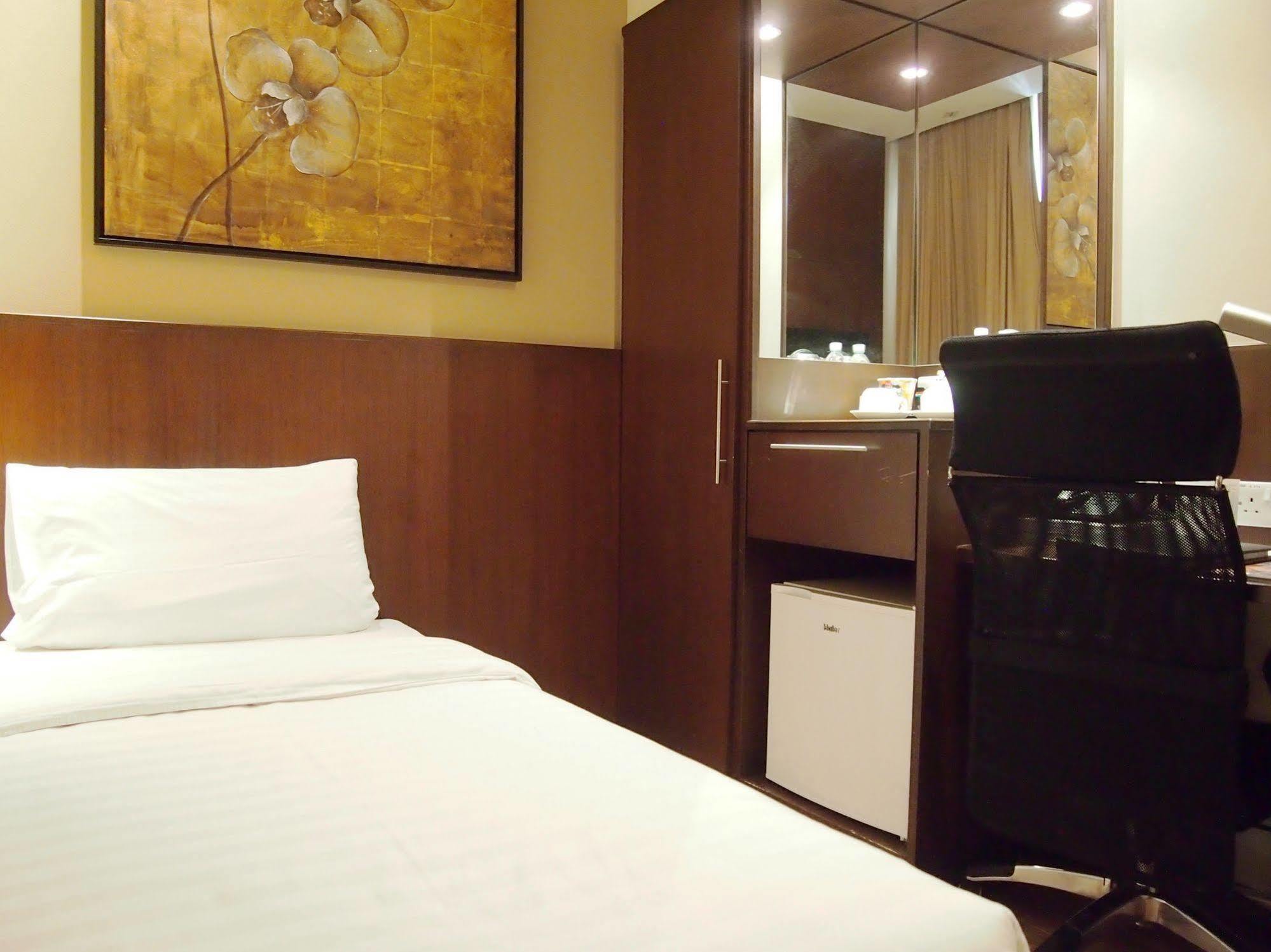Roomz Hotel Seria Εξωτερικό φωτογραφία