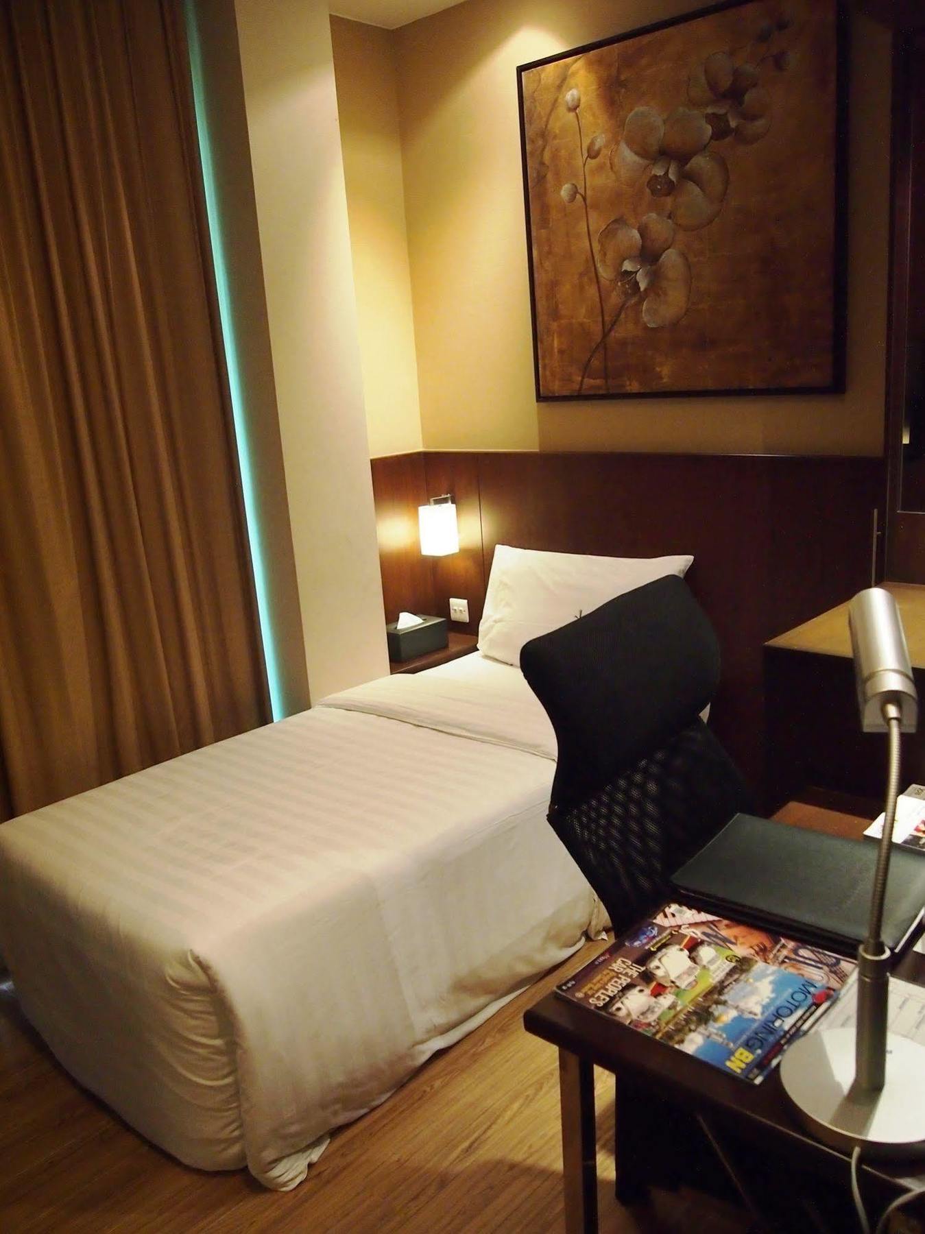 Roomz Hotel Seria Εξωτερικό φωτογραφία